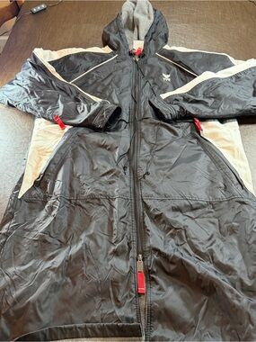 TYR Black & Cream Long Hooded Swim Parka Sz M